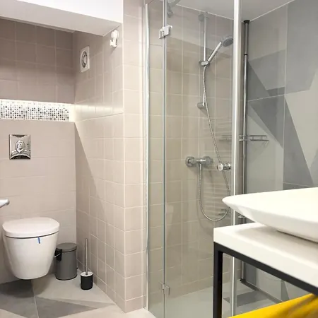 Apartament Isac Petite *